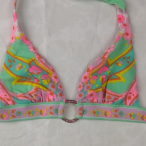 Victoria's Secret Bathing Suit Top Size XS - Picture 2 of 6